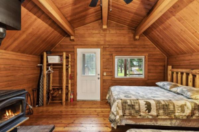 Lost Horse Lodge Double Queen Cabin 21